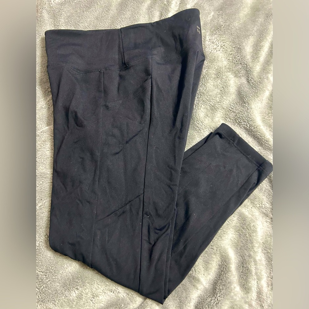 Tommy John Go Anywhere Women’s Black Capri leggings, with side pockets, Size SM